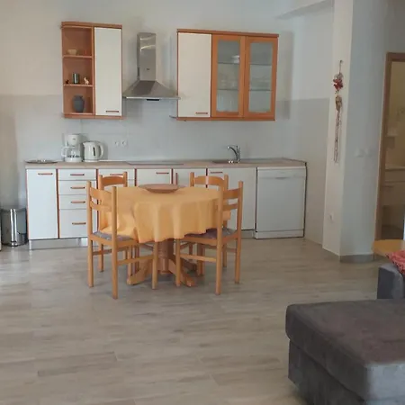 Apartman Debelic Suha Punta *