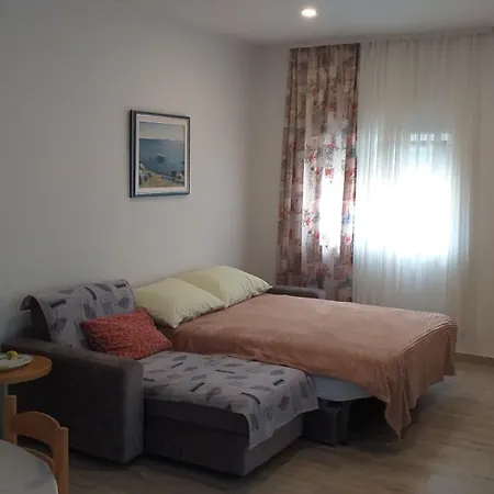 Debelic Suha Punta Apartman *
